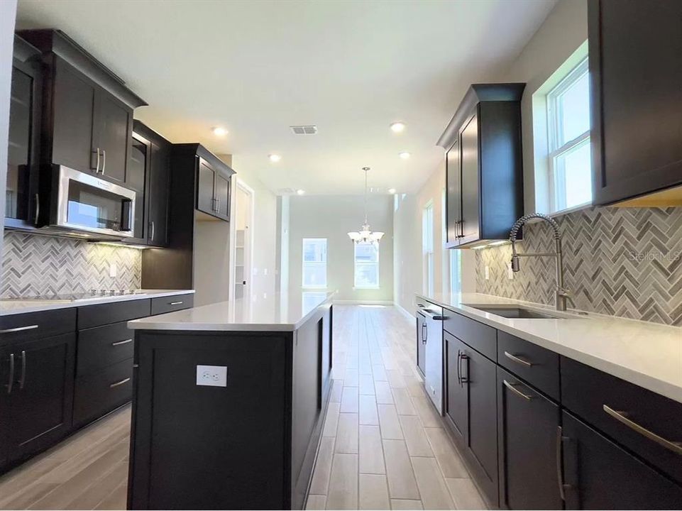 For Rent: $3,650 (4 beds, 3 baths, 2303 Square Feet)