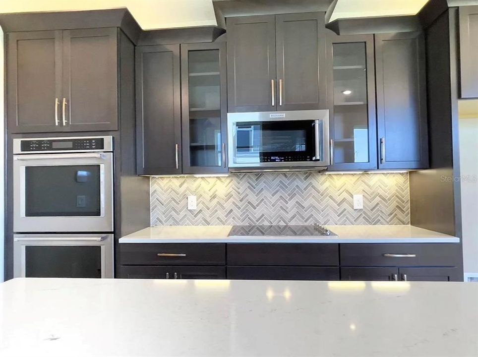 For Rent: $3,650 (4 beds, 3 baths, 2303 Square Feet)