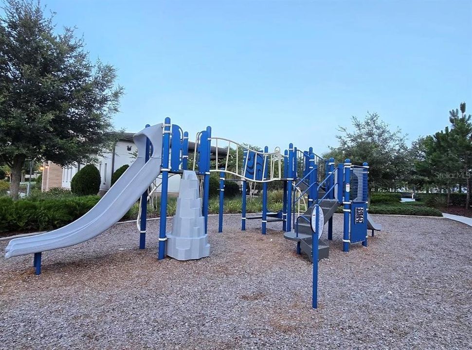 For Rent: $3,650 (4 beds, 3 baths, 2303 Square Feet)