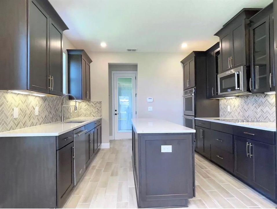For Rent: $3,650 (4 beds, 3 baths, 2303 Square Feet)