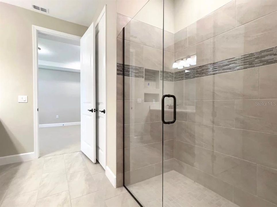 For Rent: $3,650 (4 beds, 3 baths, 2303 Square Feet)