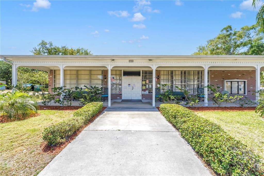 For Sale: $67,000 (0 beds, 1 baths, 422 Square Feet)