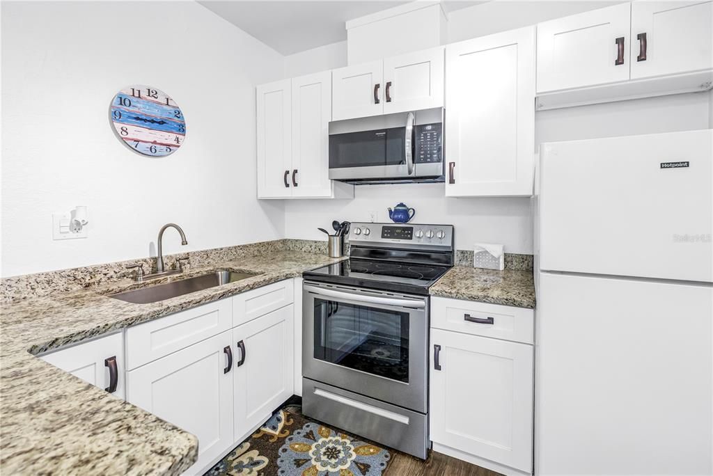 For Sale: $67,000 (0 beds, 1 baths, 422 Square Feet)