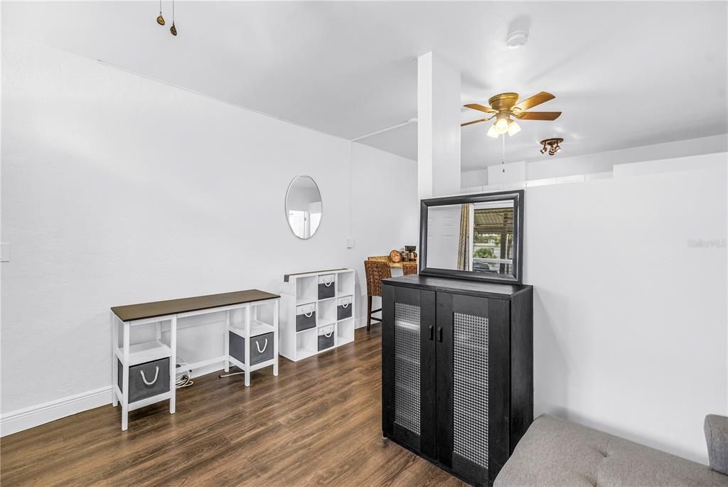 For Sale: $67,000 (0 beds, 1 baths, 422 Square Feet)