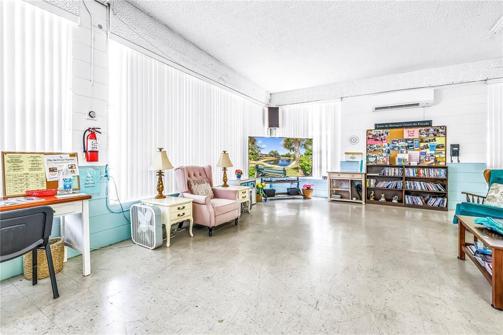 For Sale: $67,000 (0 beds, 1 baths, 422 Square Feet)