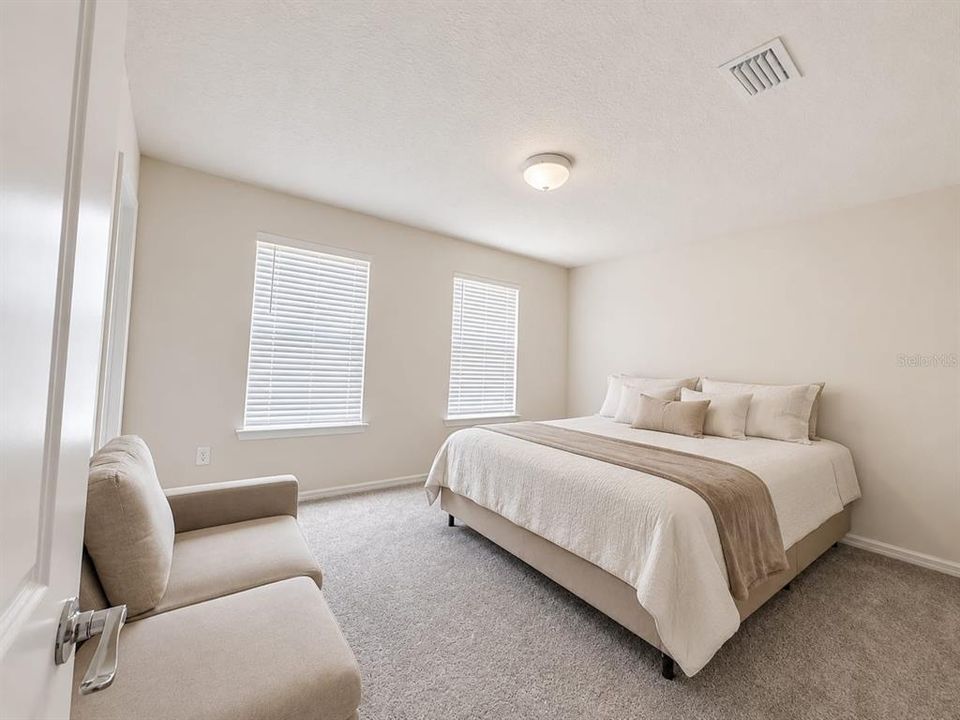 For Sale: $460,000 (4 beds, 3 baths, 2900 Square Feet)