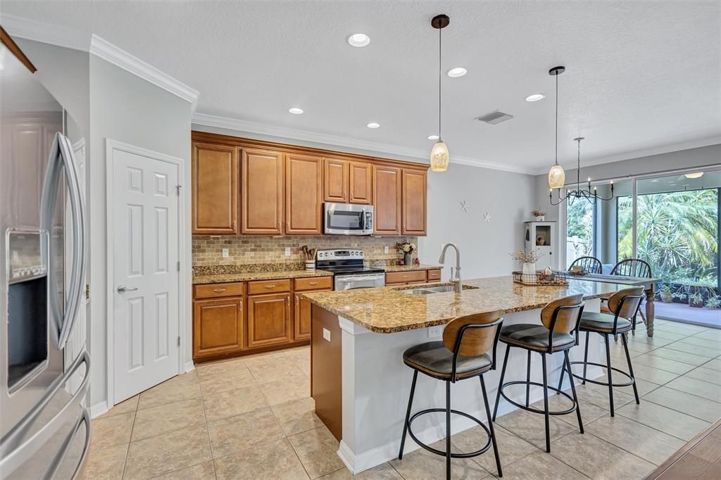 For Sale: $399,999 (4 beds, 2 baths, 2627 Square Feet)