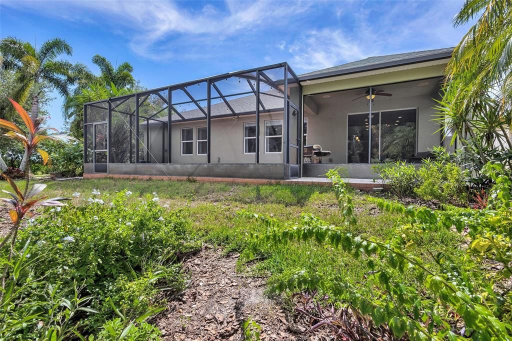 For Sale: $399,999 (4 beds, 2 baths, 2627 Square Feet)
