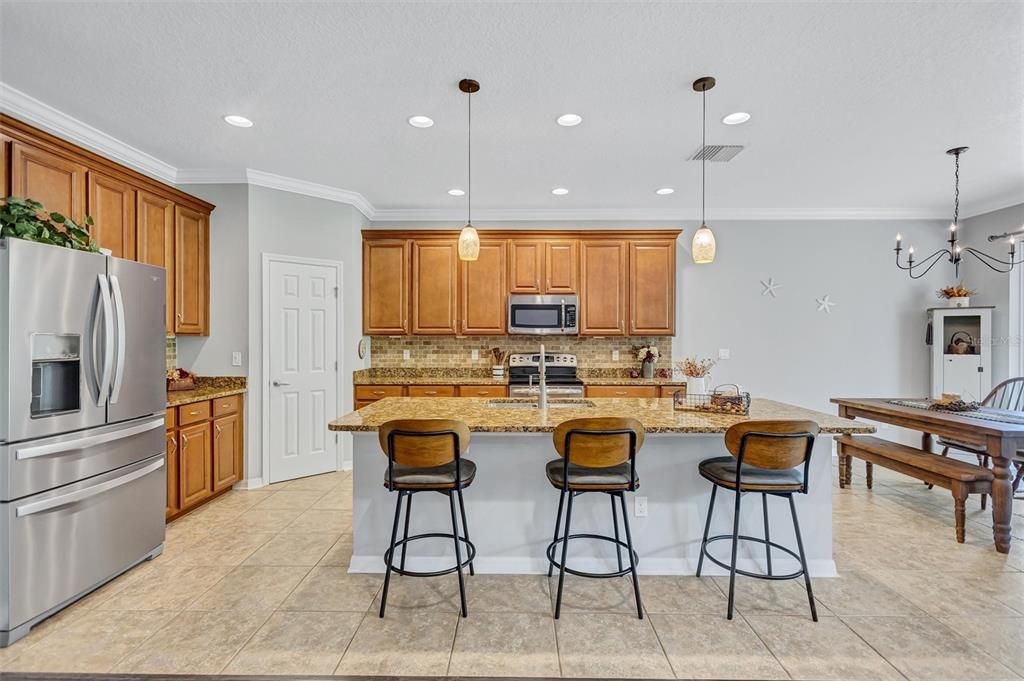 For Sale: $399,999 (4 beds, 2 baths, 2627 Square Feet)