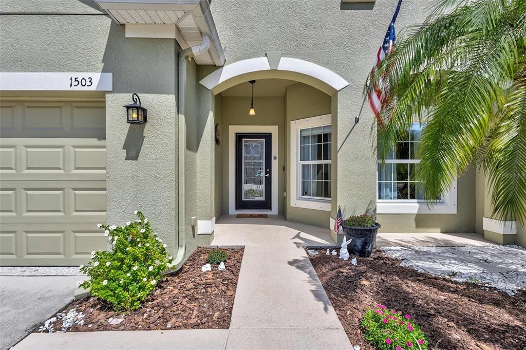 For Sale: $399,999 (4 beds, 2 baths, 2627 Square Feet)