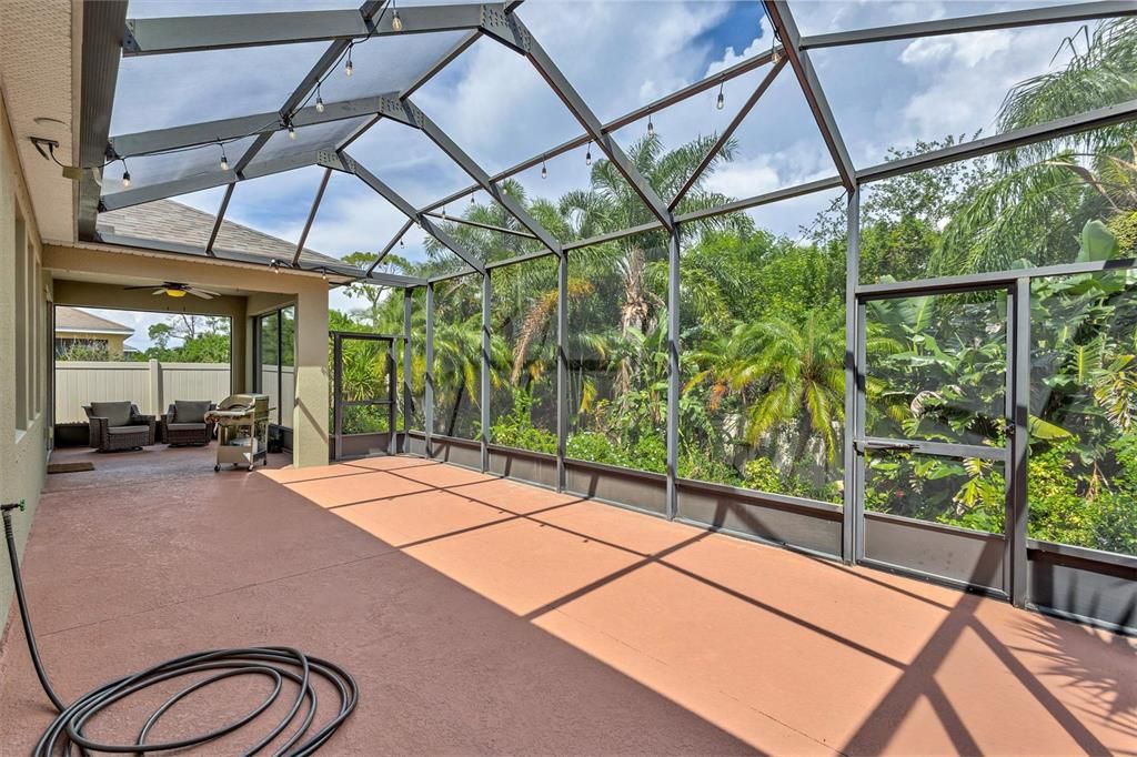 For Sale: $399,999 (4 beds, 2 baths, 2627 Square Feet)