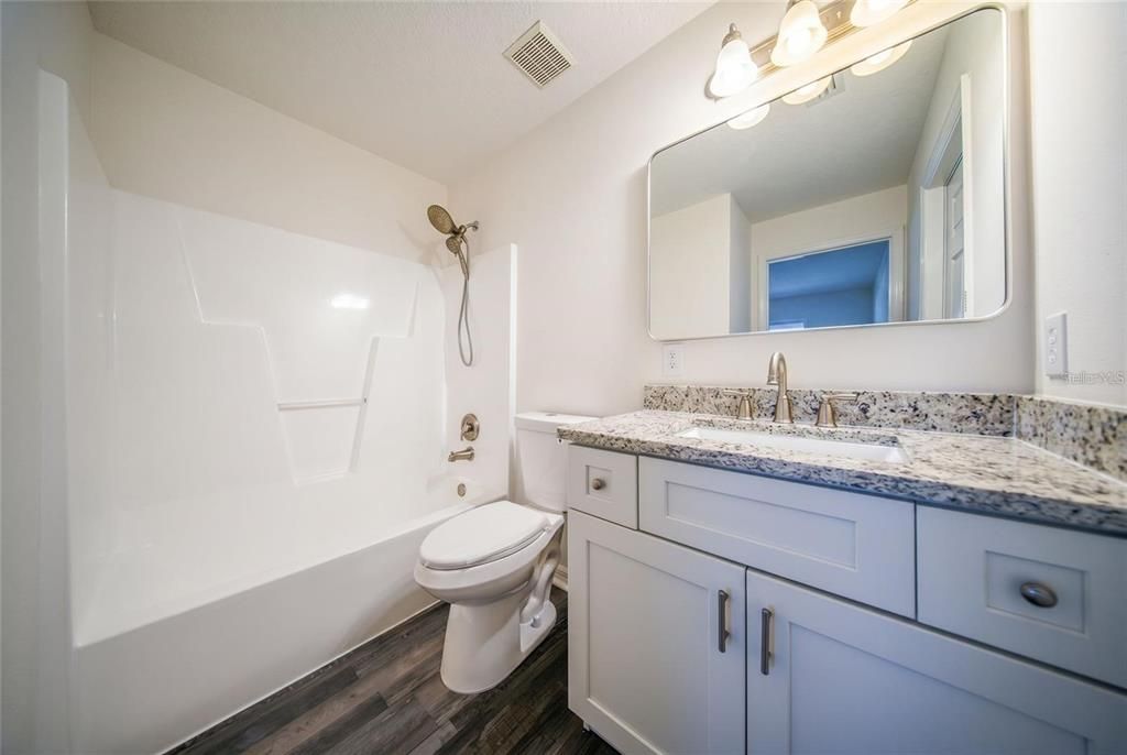 В аренду: $2,400 (2 спален, 2 ванн, 1702 Квадратных фут)