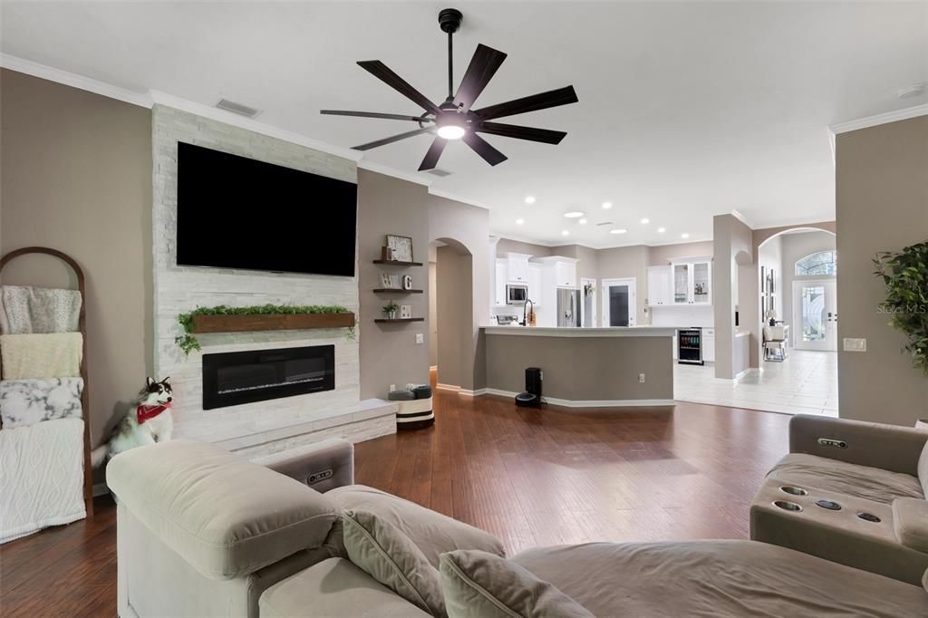 For Sale: $530,000 (4 beds, 3 baths, 2710 Square Feet)