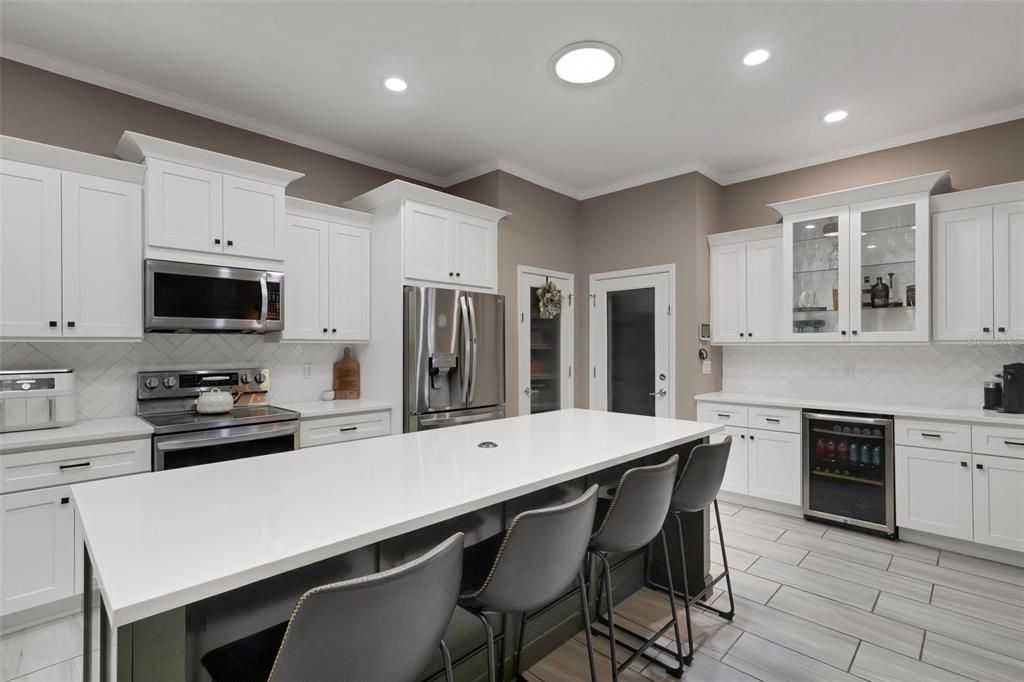 For Sale: $530,000 (4 beds, 3 baths, 2710 Square Feet)