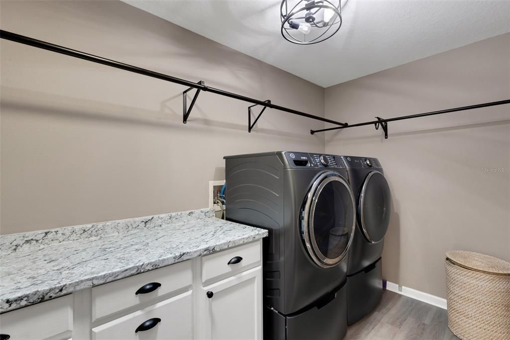 For Sale: $530,000 (4 beds, 3 baths, 2710 Square Feet)