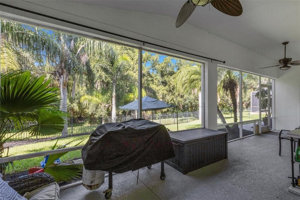 For Sale: $530,000 (4 beds, 3 baths, 2710 Square Feet)