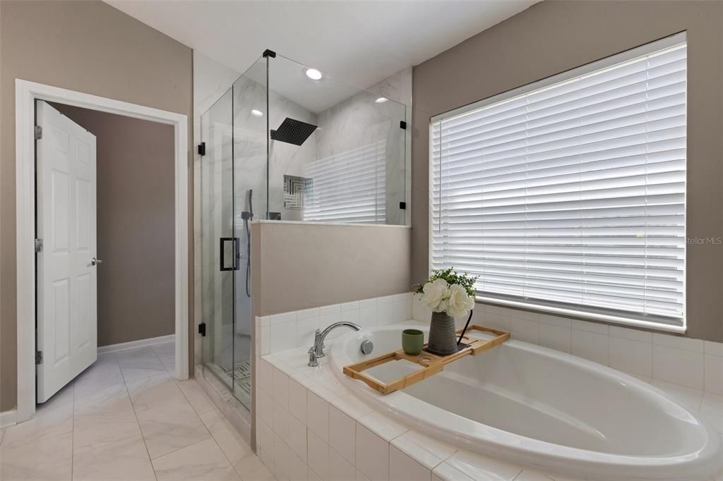 For Sale: $530,000 (4 beds, 3 baths, 2710 Square Feet)