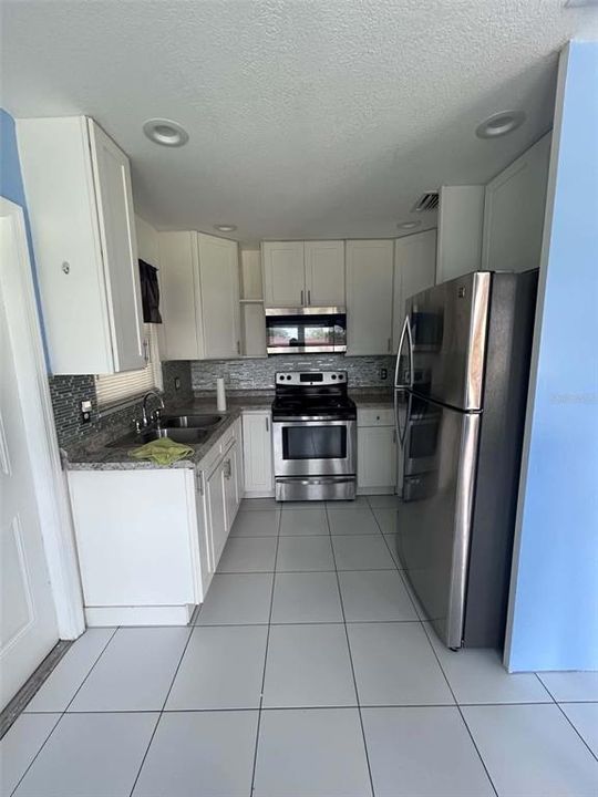 For Sale: $238,888 (3 beds, 2 baths, 1370 Square Feet)