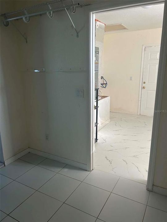For Sale: $238,888 (3 beds, 2 baths, 1370 Square Feet)