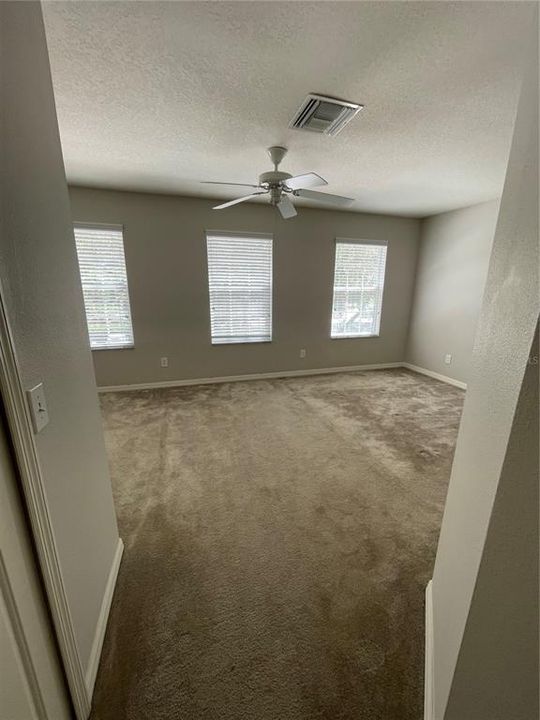 For Rent: $2,400 (3 beds, 2 baths, 1768 Square Feet)