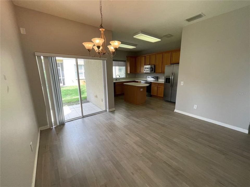 For Rent: $2,400 (3 beds, 2 baths, 1768 Square Feet)