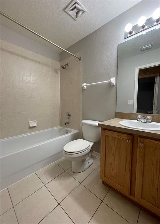 For Rent: $2,400 (3 beds, 2 baths, 1768 Square Feet)