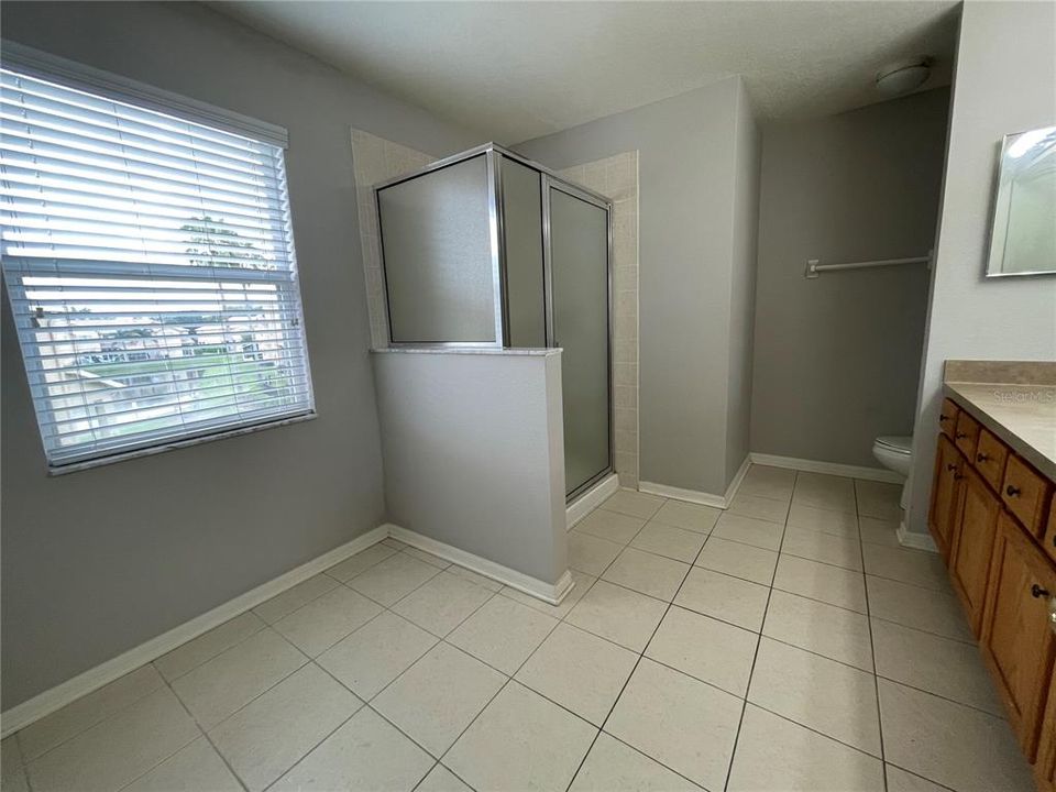 For Rent: $2,400 (3 beds, 2 baths, 1768 Square Feet)