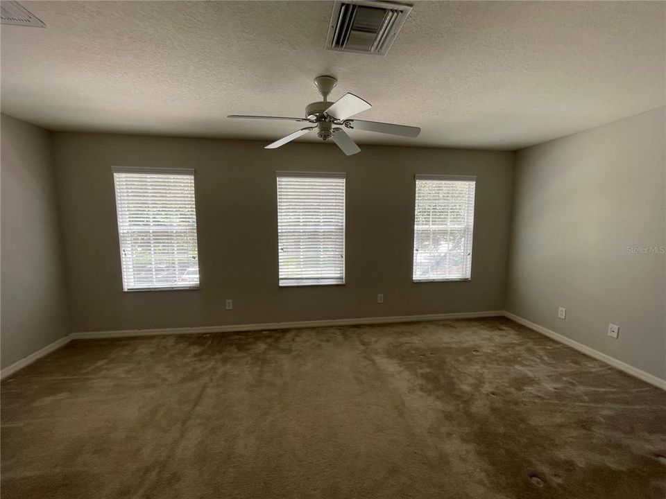 For Rent: $2,400 (3 beds, 2 baths, 1768 Square Feet)