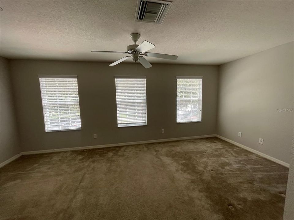 For Rent: $2,400 (3 beds, 2 baths, 1768 Square Feet)