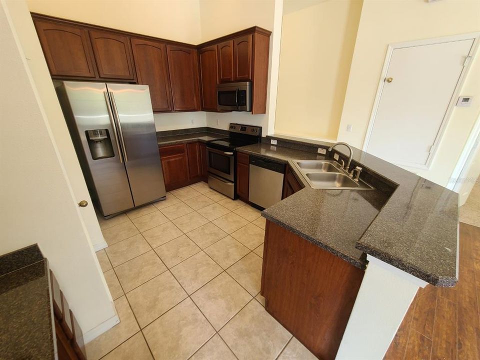 В аренду: $1,750 (2 спален, 2 ванн, 1176 Квадратных фут)