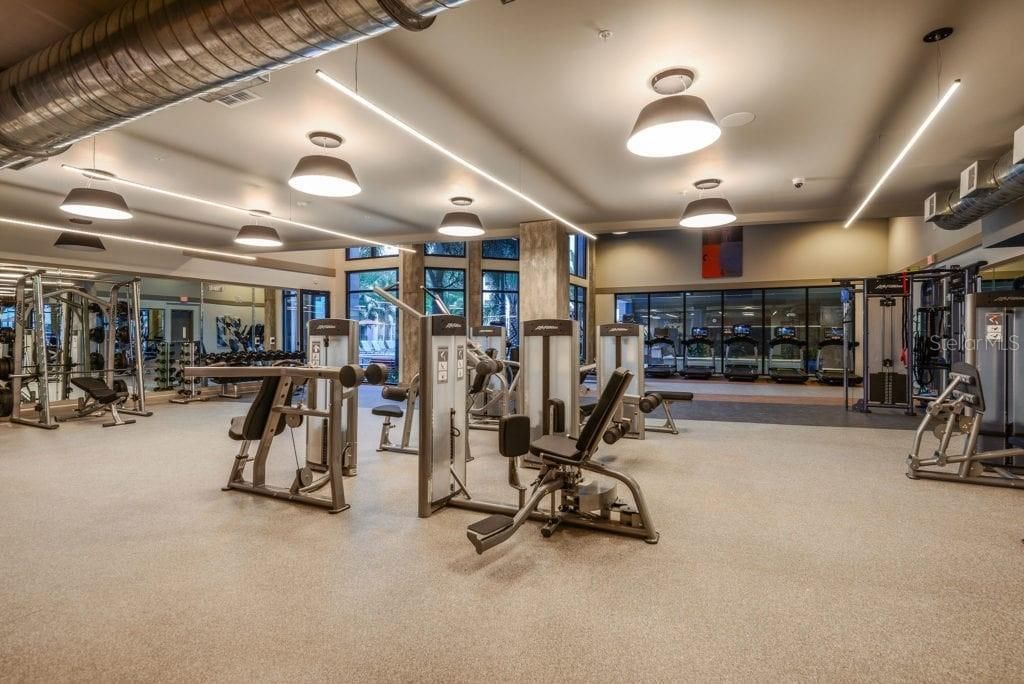 For Rent: $1,968 (1 beds, 1 baths, 577 Square Feet)