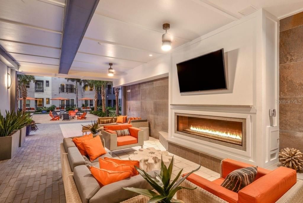 For Rent: $1,968 (1 beds, 1 baths, 577 Square Feet)