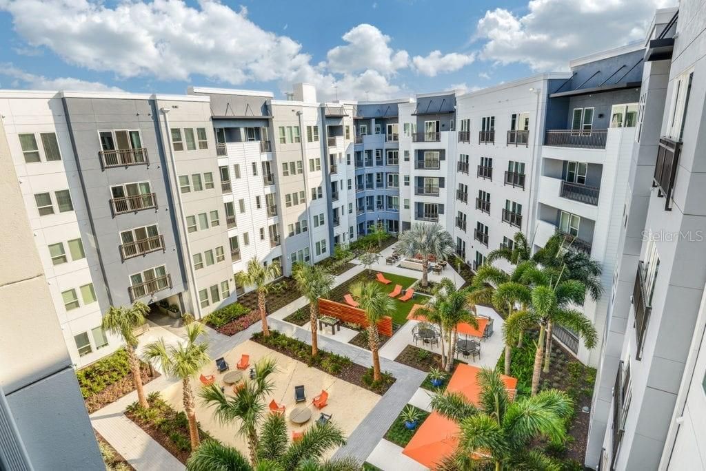 For Rent: $1,968 (1 beds, 1 baths, 577 Square Feet)
