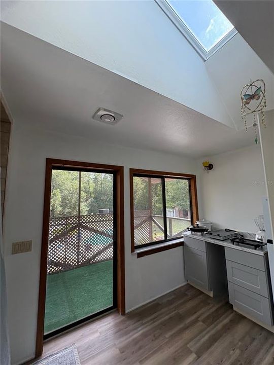 В аренду: $1,260 (0 спален, 1 ванн, 725 Квадратных фут)