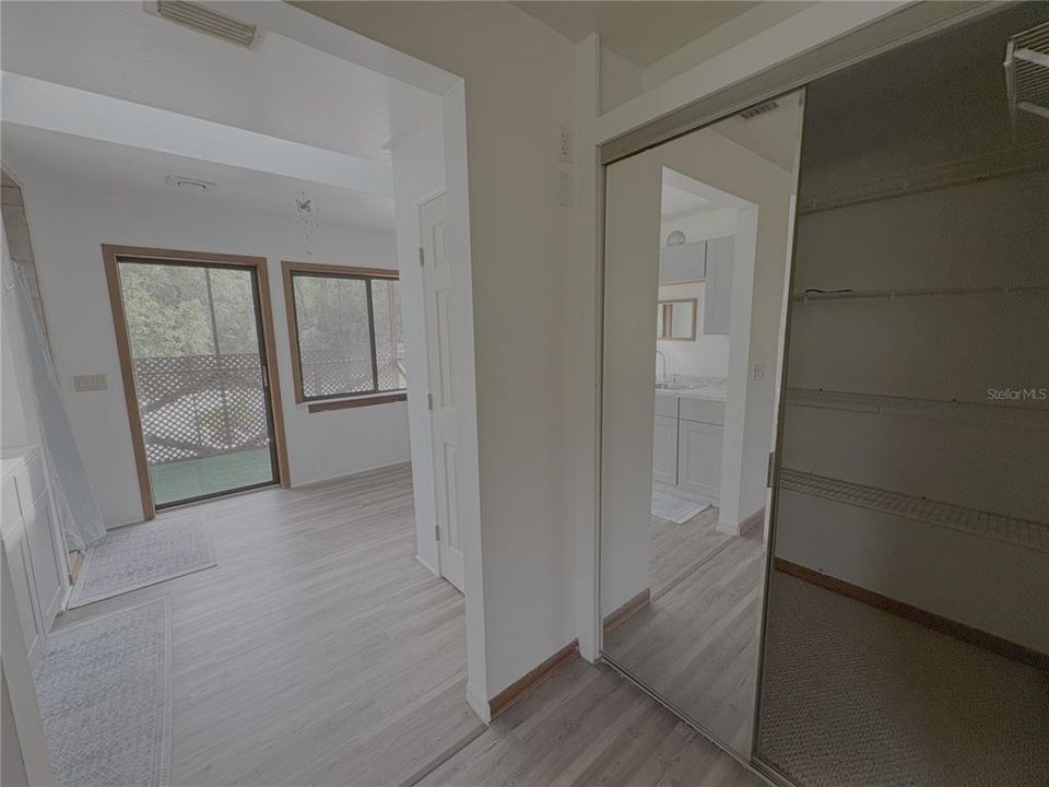 В аренду: $1,260 (0 спален, 1 ванн, 725 Квадратных фут)