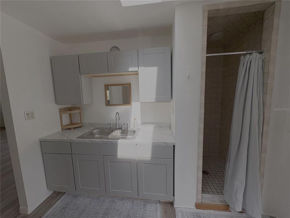 В аренду: $1,260 (0 спален, 1 ванн, 725 Квадратных фут)