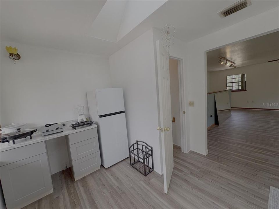 В аренду: $1,260 (0 спален, 1 ванн, 725 Квадратных фут)