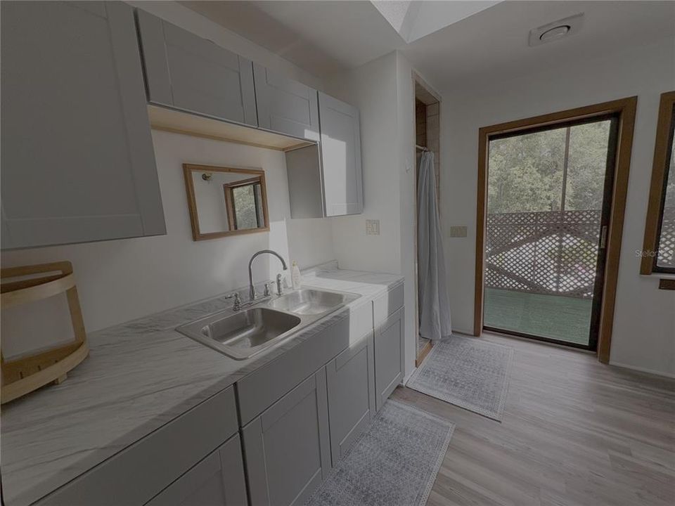 В аренду: $1,260 (0 спален, 1 ванн, 725 Квадратных фут)