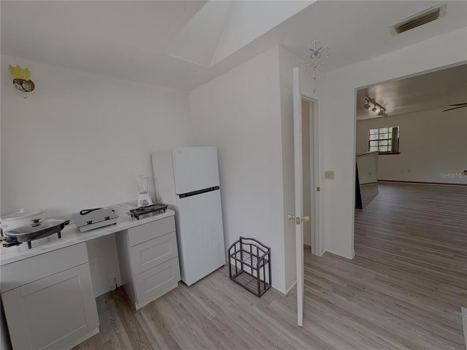 В аренду: $1,260 (0 спален, 1 ванн, 725 Квадратных фут)