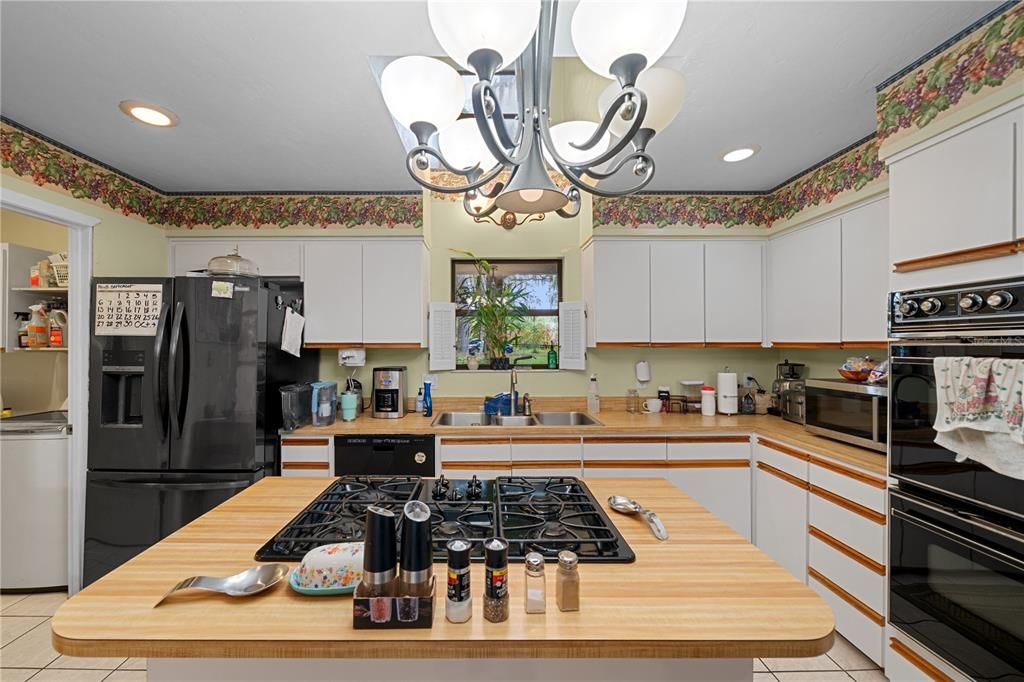 For Sale: $649,000 (4 beds, 3 baths, 3256 Square Feet)