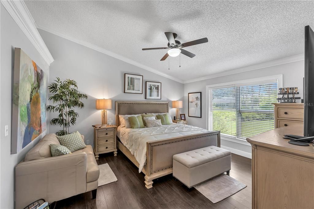 For Sale: $279,000 (2 beds, 2 baths, 1584 Square Feet)