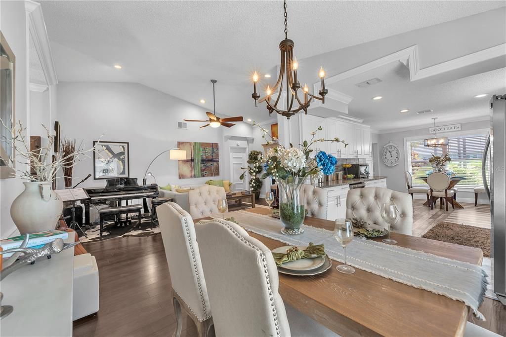 For Sale: $279,000 (2 beds, 2 baths, 1584 Square Feet)