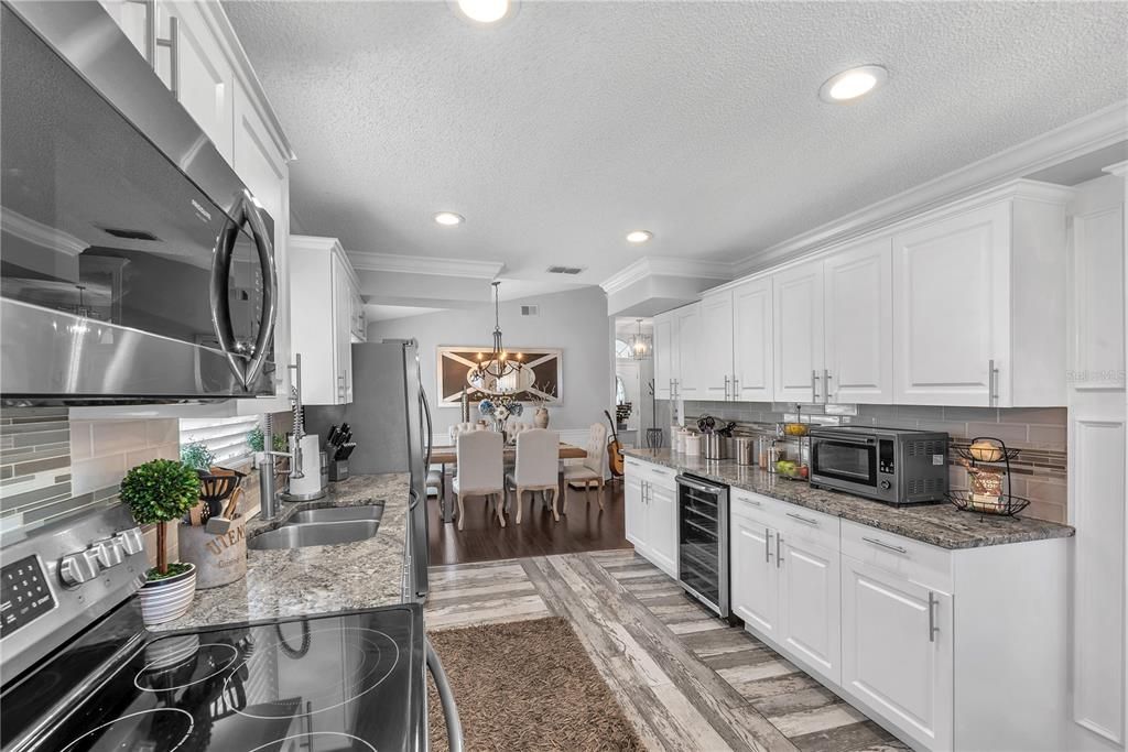 For Sale: $279,000 (2 beds, 2 baths, 1584 Square Feet)
