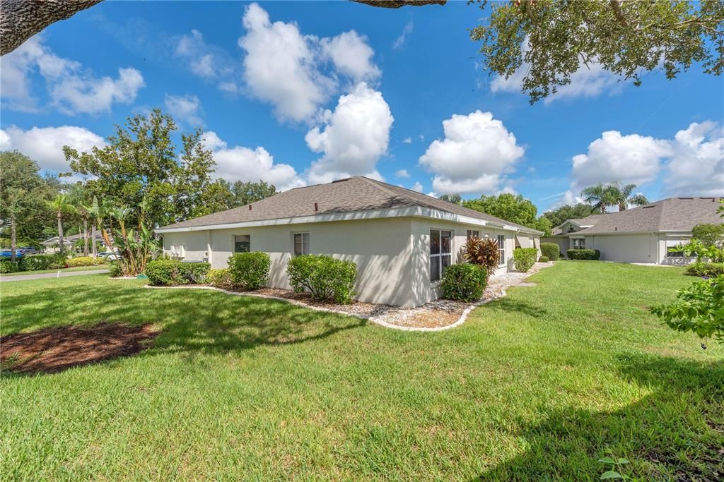 For Sale: $279,000 (2 beds, 2 baths, 1584 Square Feet)