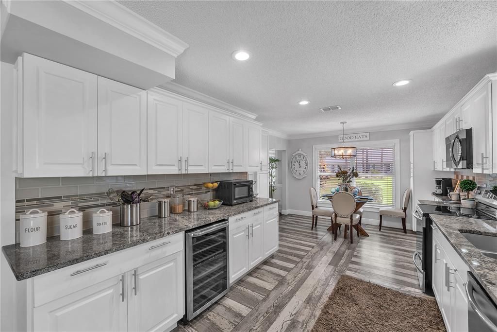 For Sale: $279,000 (2 beds, 2 baths, 1584 Square Feet)