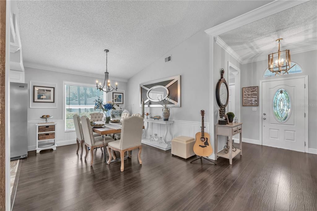 For Sale: $279,000 (2 beds, 2 baths, 1584 Square Feet)