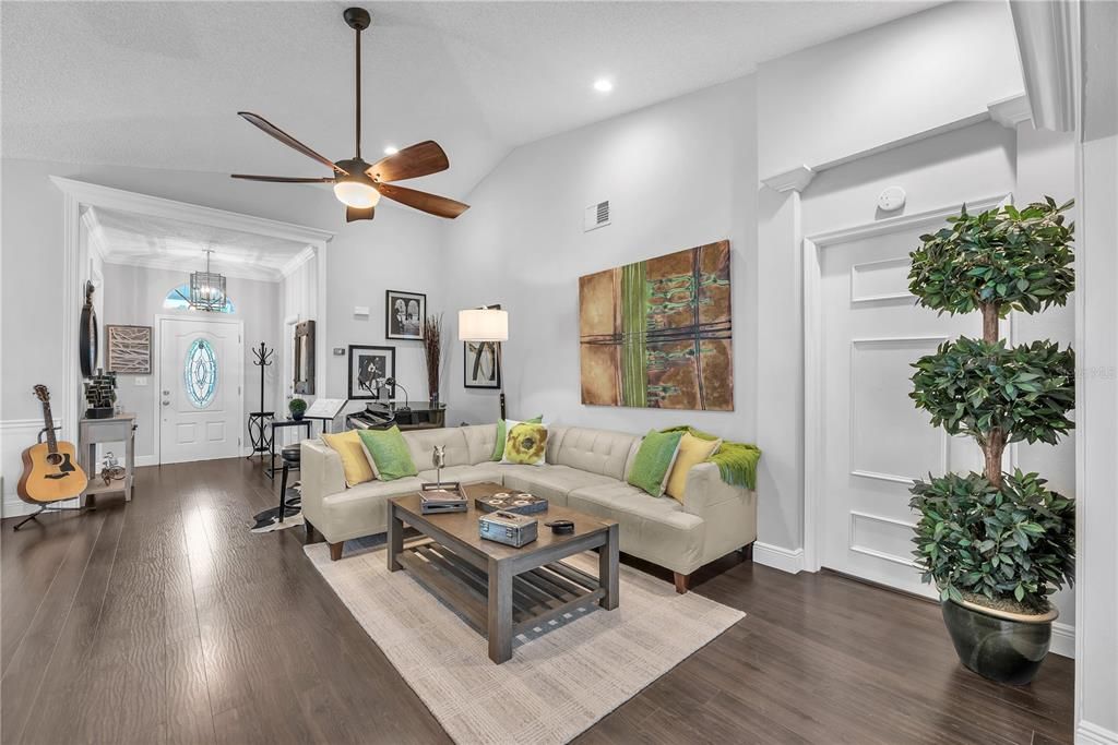 For Sale: $279,000 (2 beds, 2 baths, 1584 Square Feet)