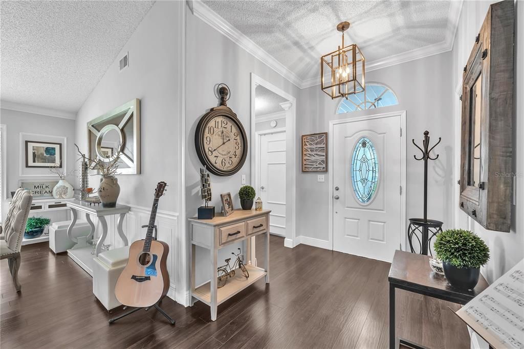 For Sale: $279,000 (2 beds, 2 baths, 1584 Square Feet)