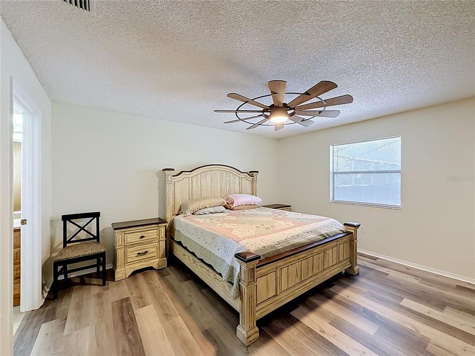 For Sale: $195,000 (3 beds, 2 baths, 1269 Square Feet)