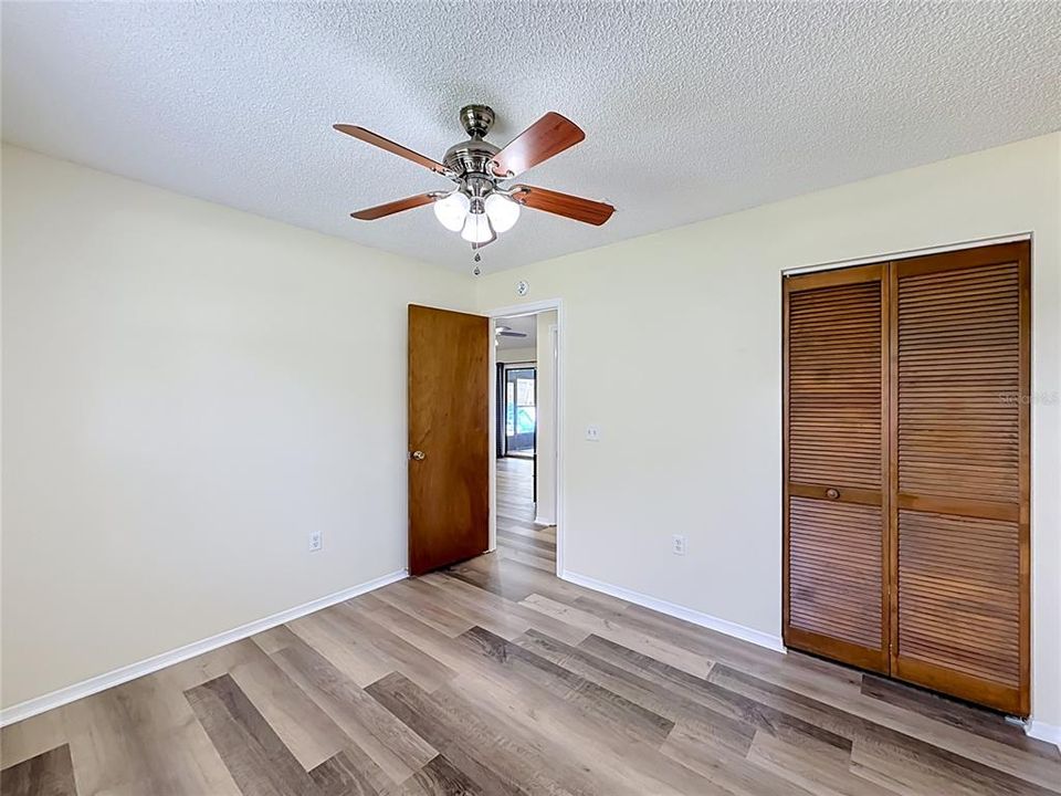 For Sale: $195,000 (3 beds, 2 baths, 1269 Square Feet)